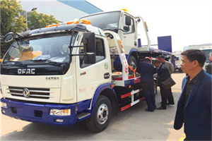 营口汽车道路救援拖车价格